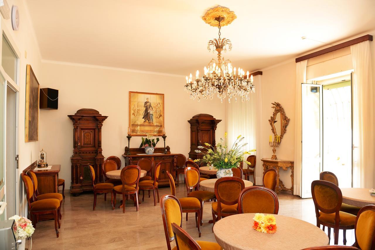 Casa Fatebenefratelli Hotell Varazze Exteriör bild