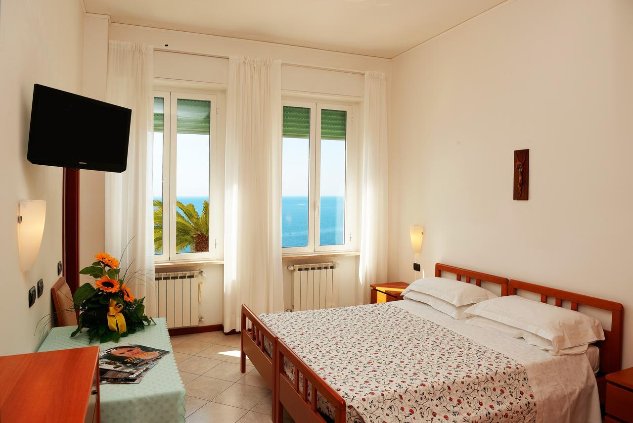 Casa Fatebenefratelli Hotell Varazze Exteriör bild