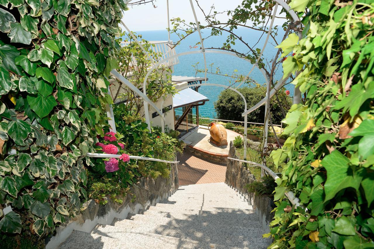Casa Fatebenefratelli Hotell Varazze Exteriör bild