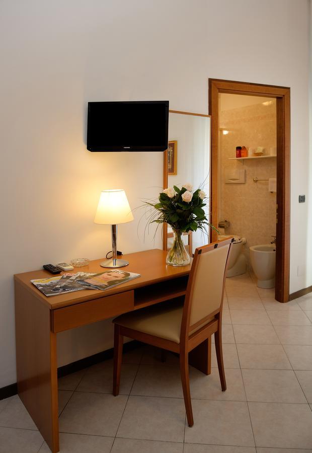 Casa Fatebenefratelli Hotell Varazze Exteriör bild
