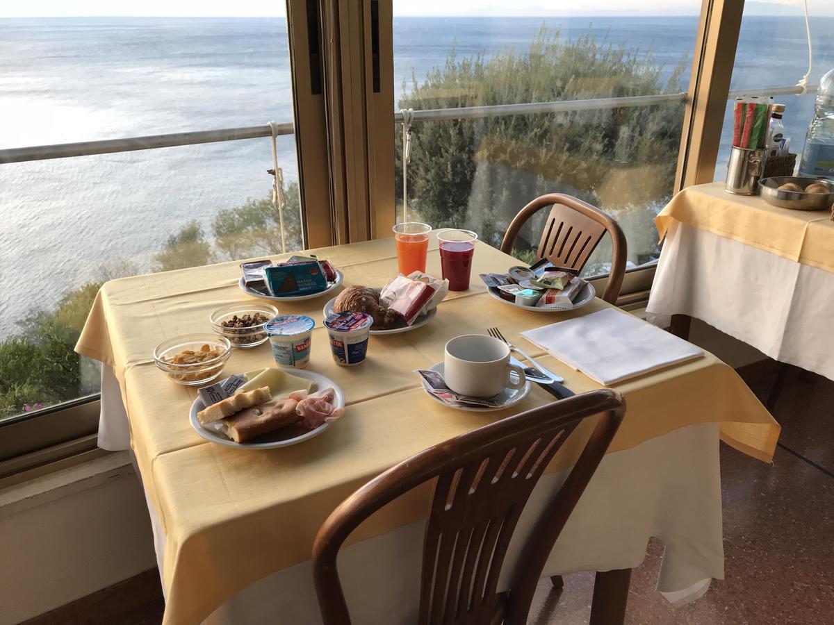 Casa Fatebenefratelli Hotell Varazze Exteriör bild