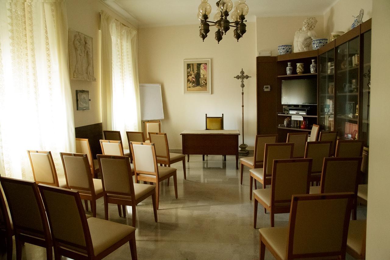 Casa Fatebenefratelli Hotell Varazze Exteriör bild